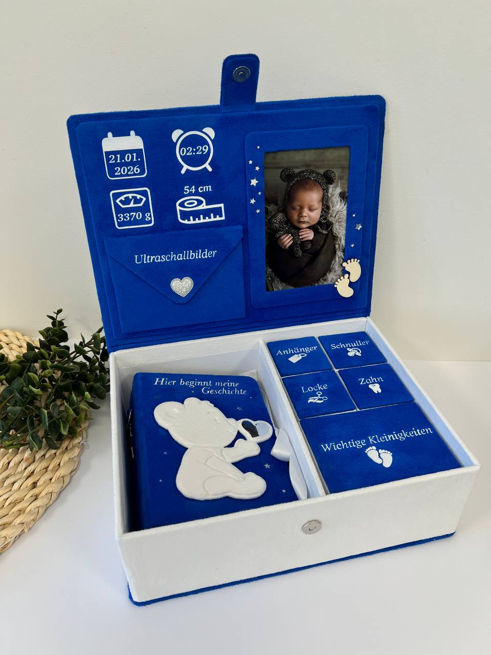 Erinnerungsbox „Adam" — geöffnet, komplettes Set