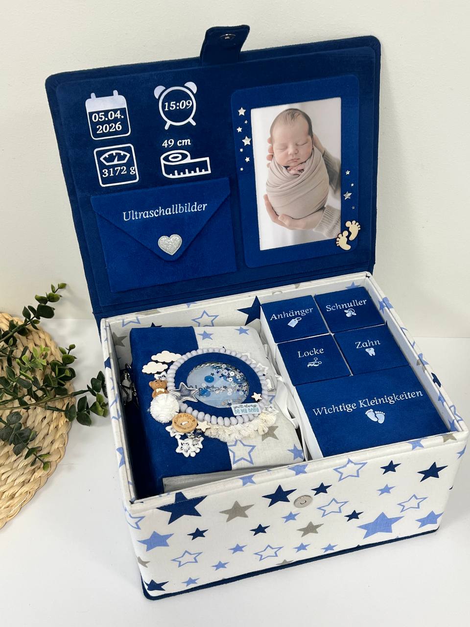 Erinnerungsbox „Aleksandar" — geöffnet, komplettes Set