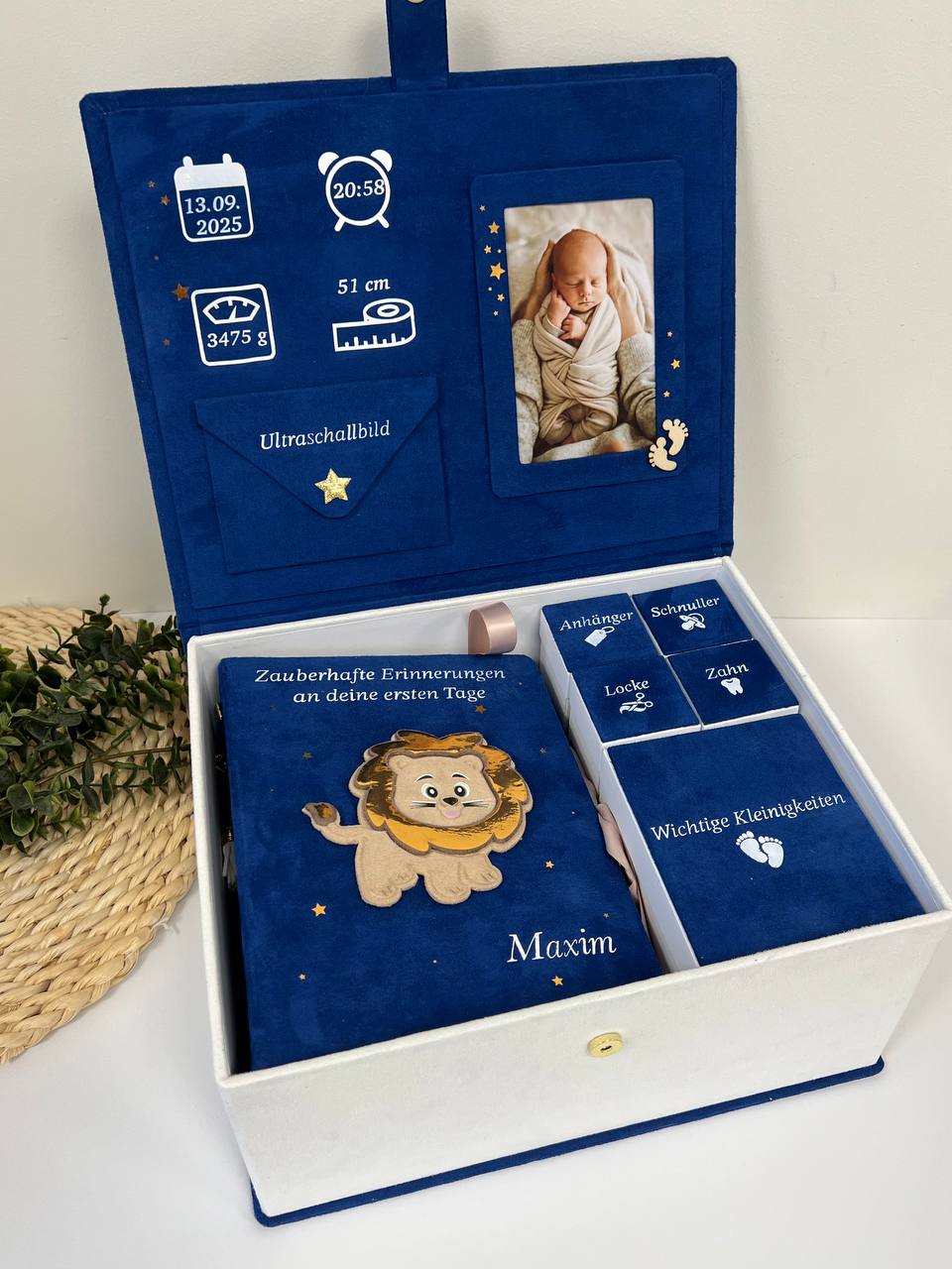 Erinnerungsbox „Maxim" — geöffnet, komplettes Set