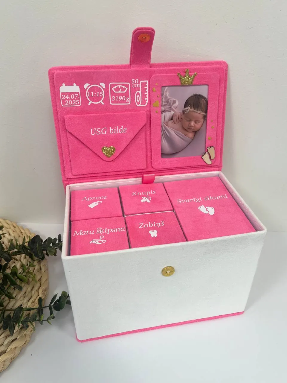 Baby box zils — skats no iekšpuses